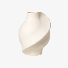 Load image into Gallery viewer, Pirout Vase 02 - Raw White