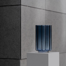 Load image into Gallery viewer, FUNKI VASE ROUNDED - AMBER