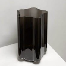 Load image into Gallery viewer, FUNKI VASE ROUNDED - AMBER