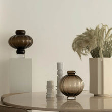 Load image into Gallery viewer, BALLOON VASE 03 - CLEAR