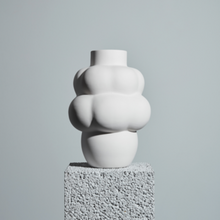Load image into Gallery viewer, BALLOON VASE 04 - RAW WHITE
