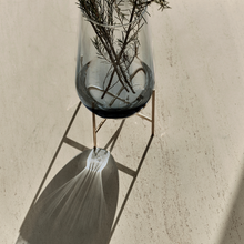 Load image into Gallery viewer, ECHASSE VASE, SMOKE
