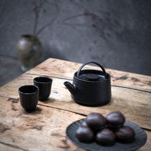 Load image into Gallery viewer, TEA POT CAST-IRON INKU
