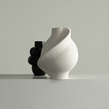 Load image into Gallery viewer, Pirout Vase 01 - SANDED OCKER
