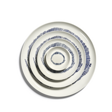 Load image into Gallery viewer, Feast / PLATE S WHITE ARTICHOKE BLACK
