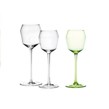 Load image into Gallery viewer, WINE GLASS BILLIE WHITE EXCLUSIVITY
