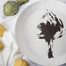 Load image into Gallery viewer, Feast / SERVING PLATE L WHITE ARTICHOKE BLACK
