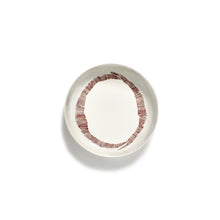 Load image into Gallery viewer, Feast / PLATE HIGH WHITE SWIRL RED
