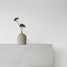 Load image into Gallery viewer, DOME VASE
