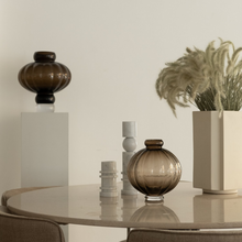 Load image into Gallery viewer, BALLOON VASE 01 - SMOKE

